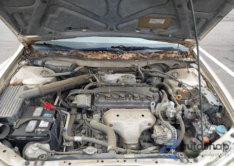 2000 Honda Accord 2.3 Se из США, поврежденный, VIN 1HGCG5678YA043244